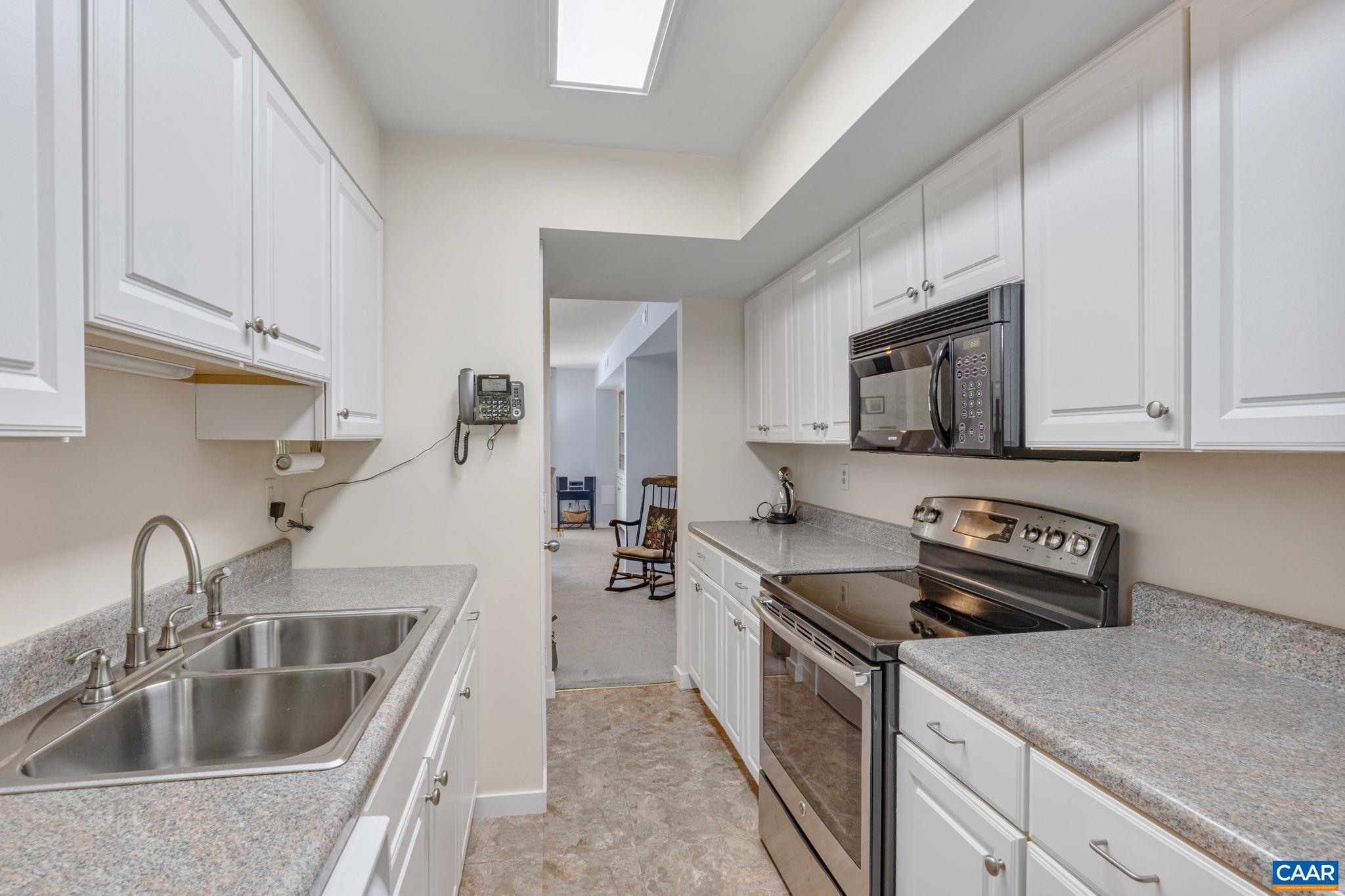 1264 MAPLE VIEW DR