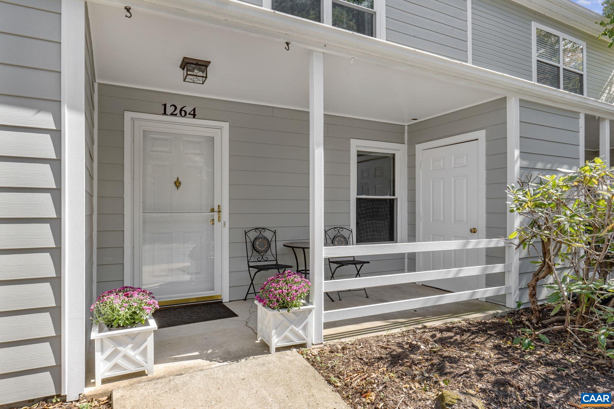 1264 MAPLE VIEW DR