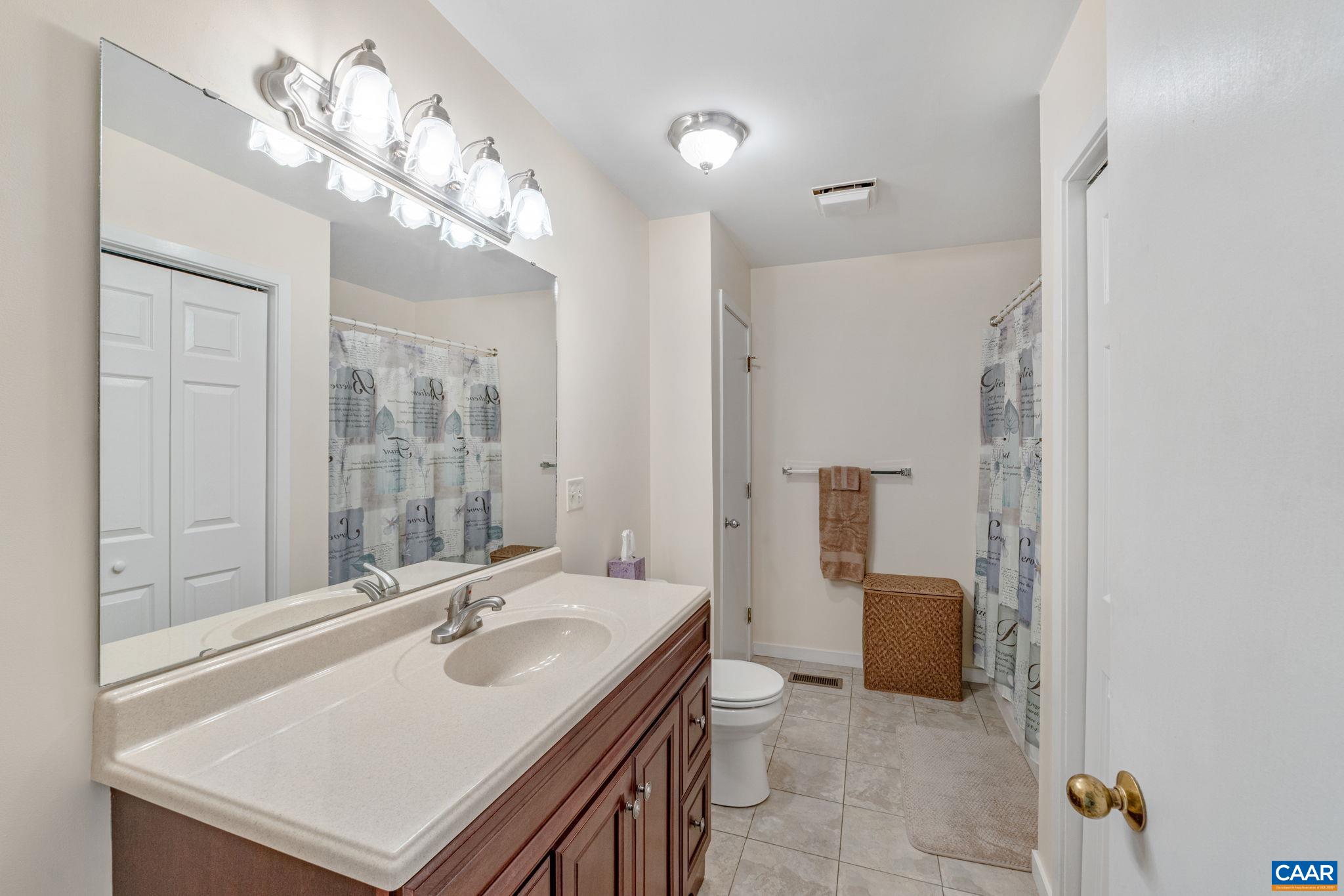 1264 MAPLE VIEW DR