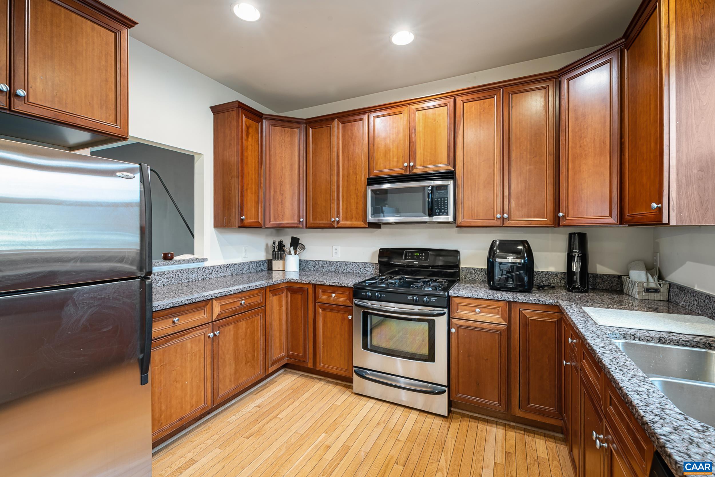 106 MELBOURNE PRK Unit: F