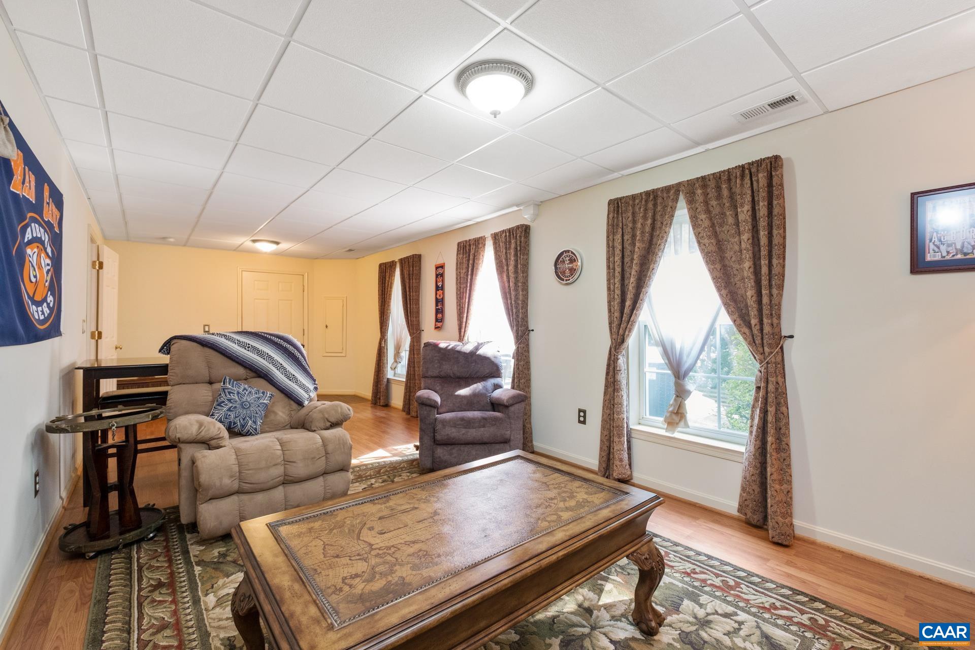 15 NARCISSUS RD