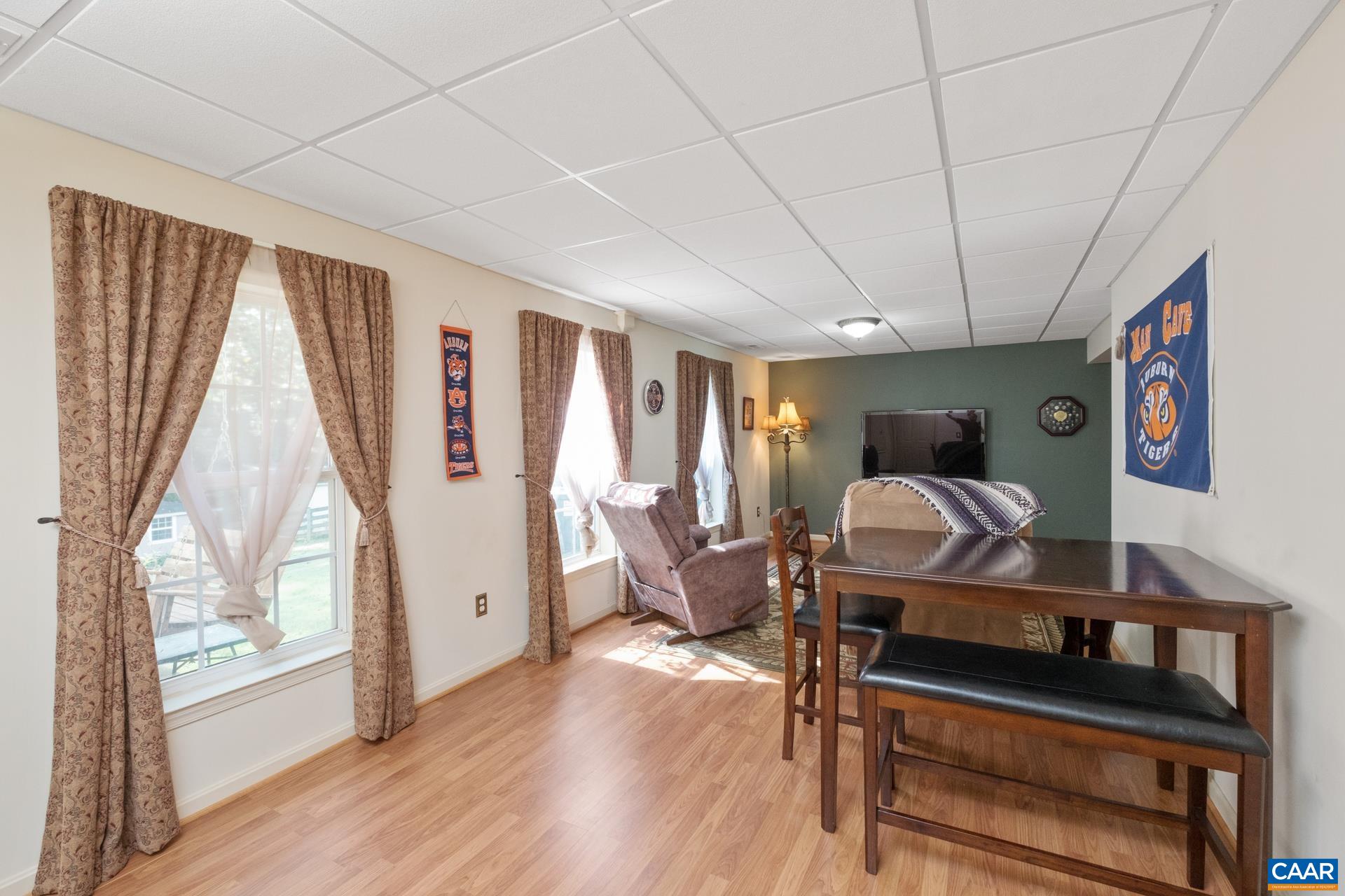 15 NARCISSUS RD