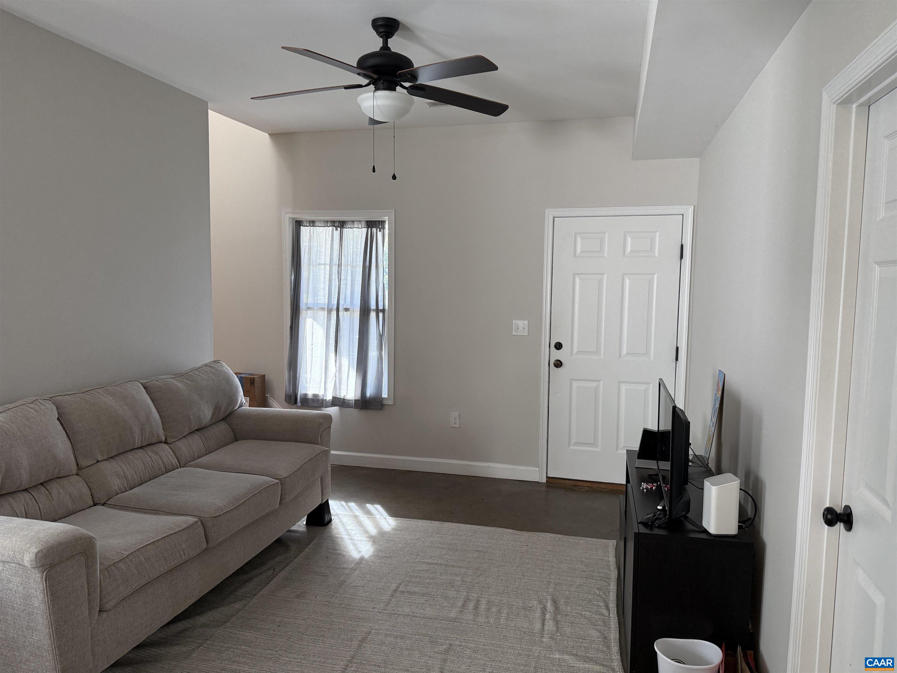 124 SUMMIT ST Unit: a