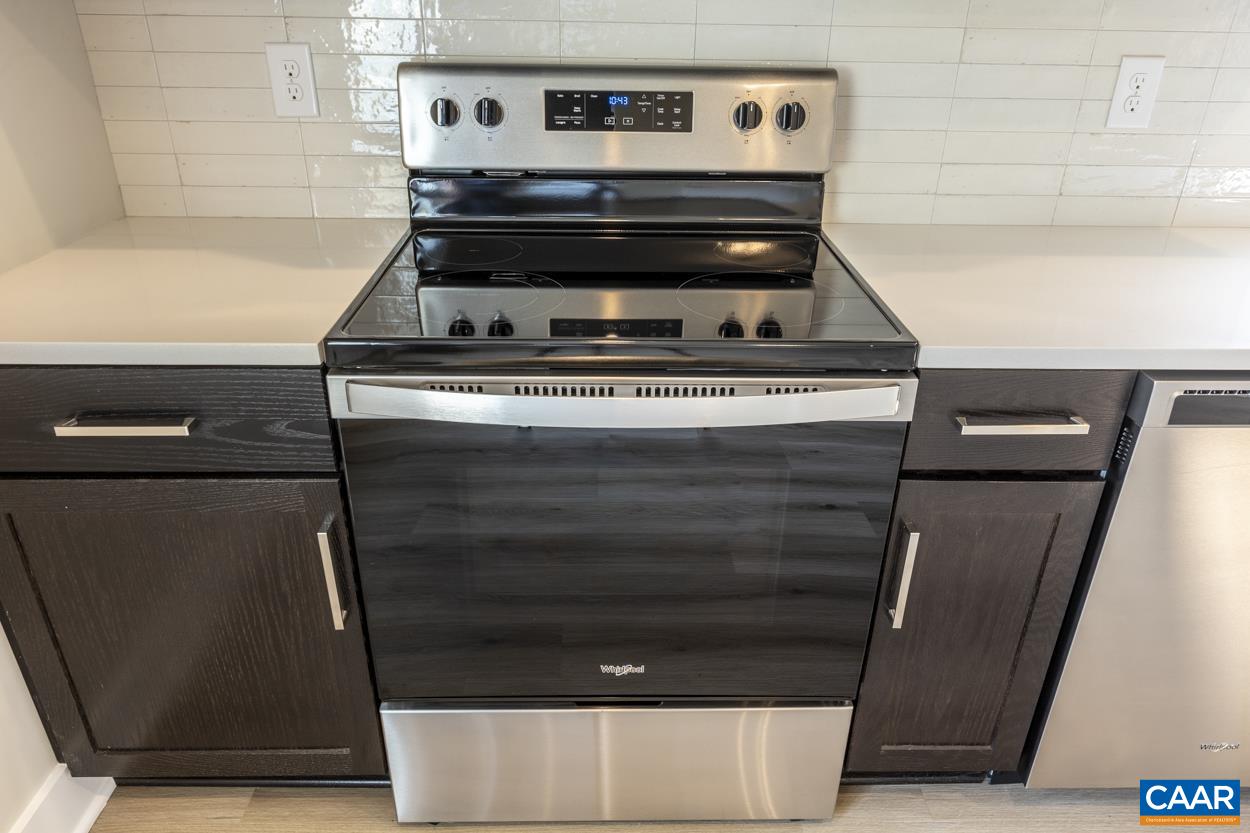 103 THOMAS DR Unit: 102