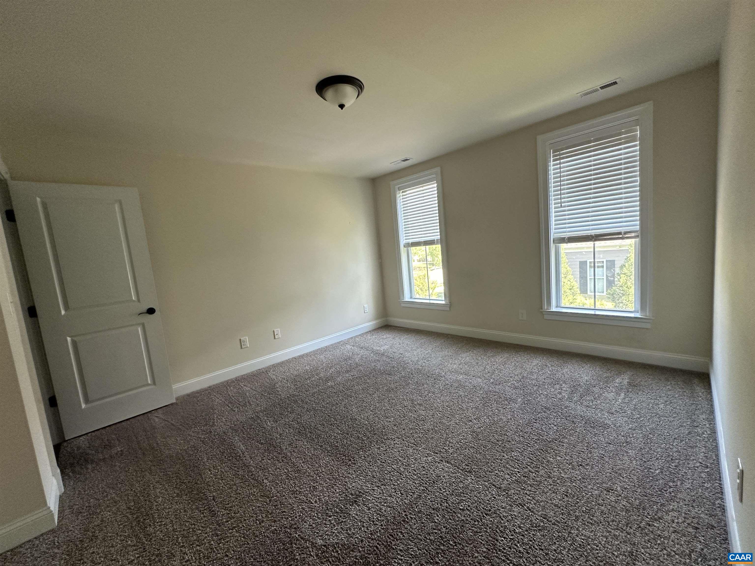 1832 HYLAND CREEK DR