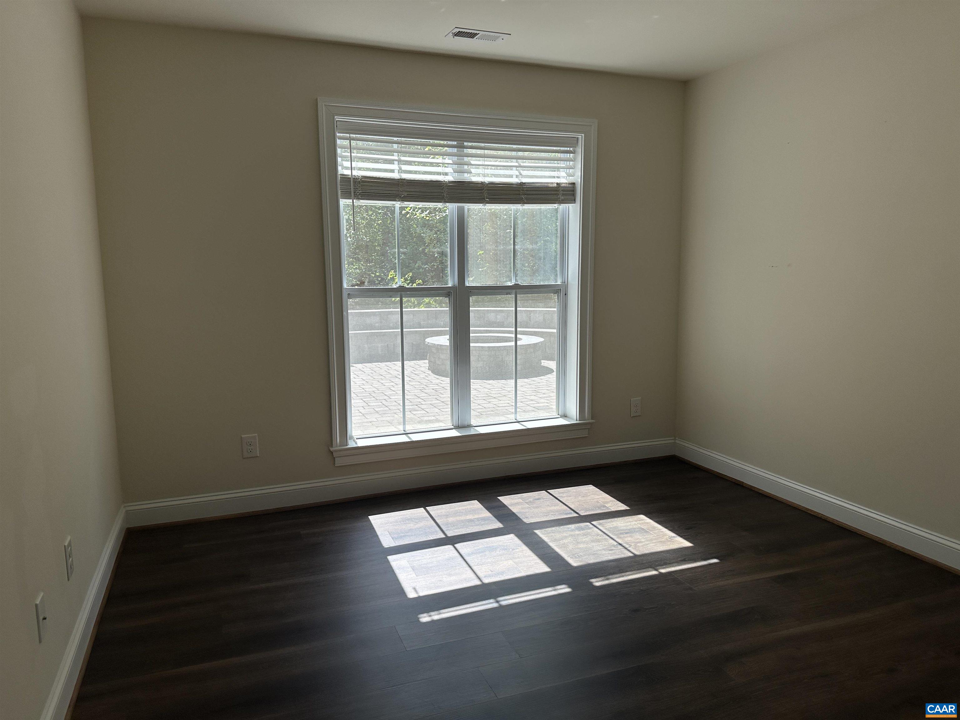 1832 HYLAND CREEK DR