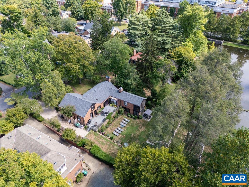 1916 THOMSON RD