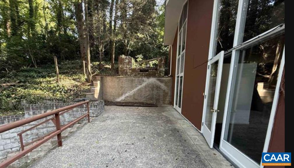 536 VALLEY RD