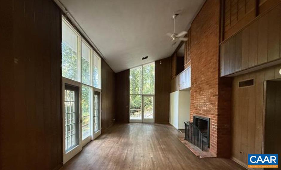 536 VALLEY RD