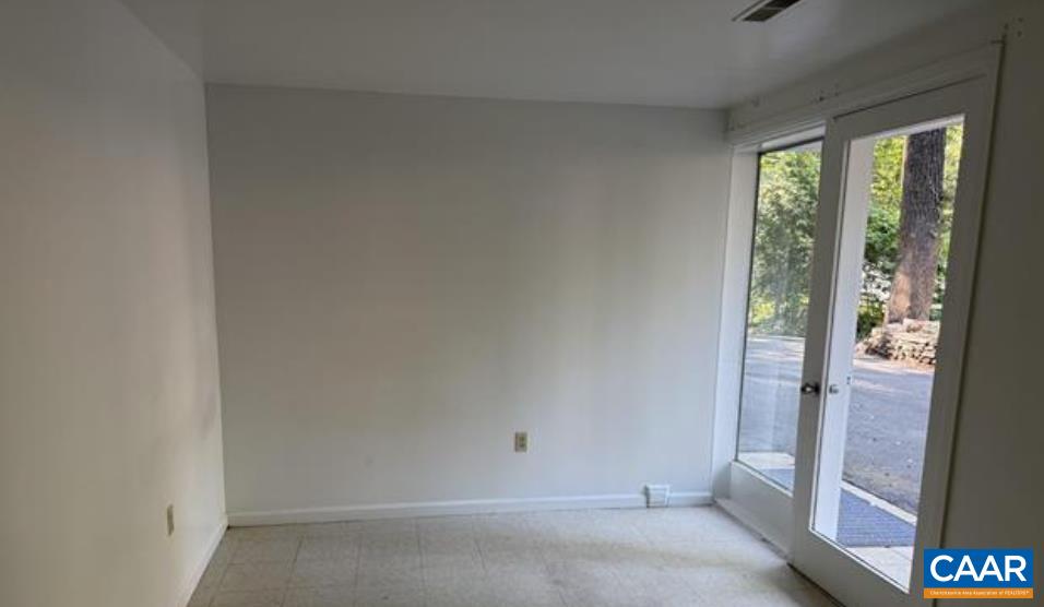 536 VALLEY RD