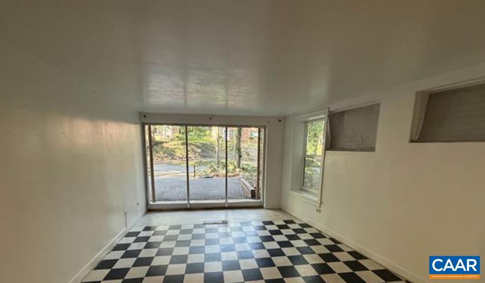 536 VALLEY RD