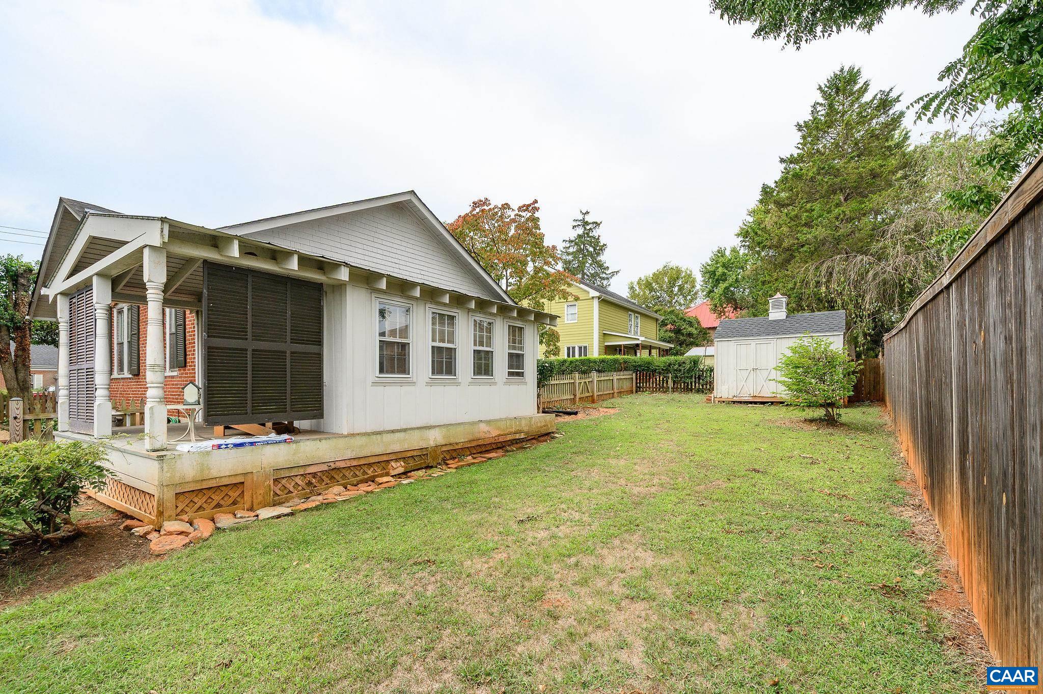 211 ROBERTSON AVE