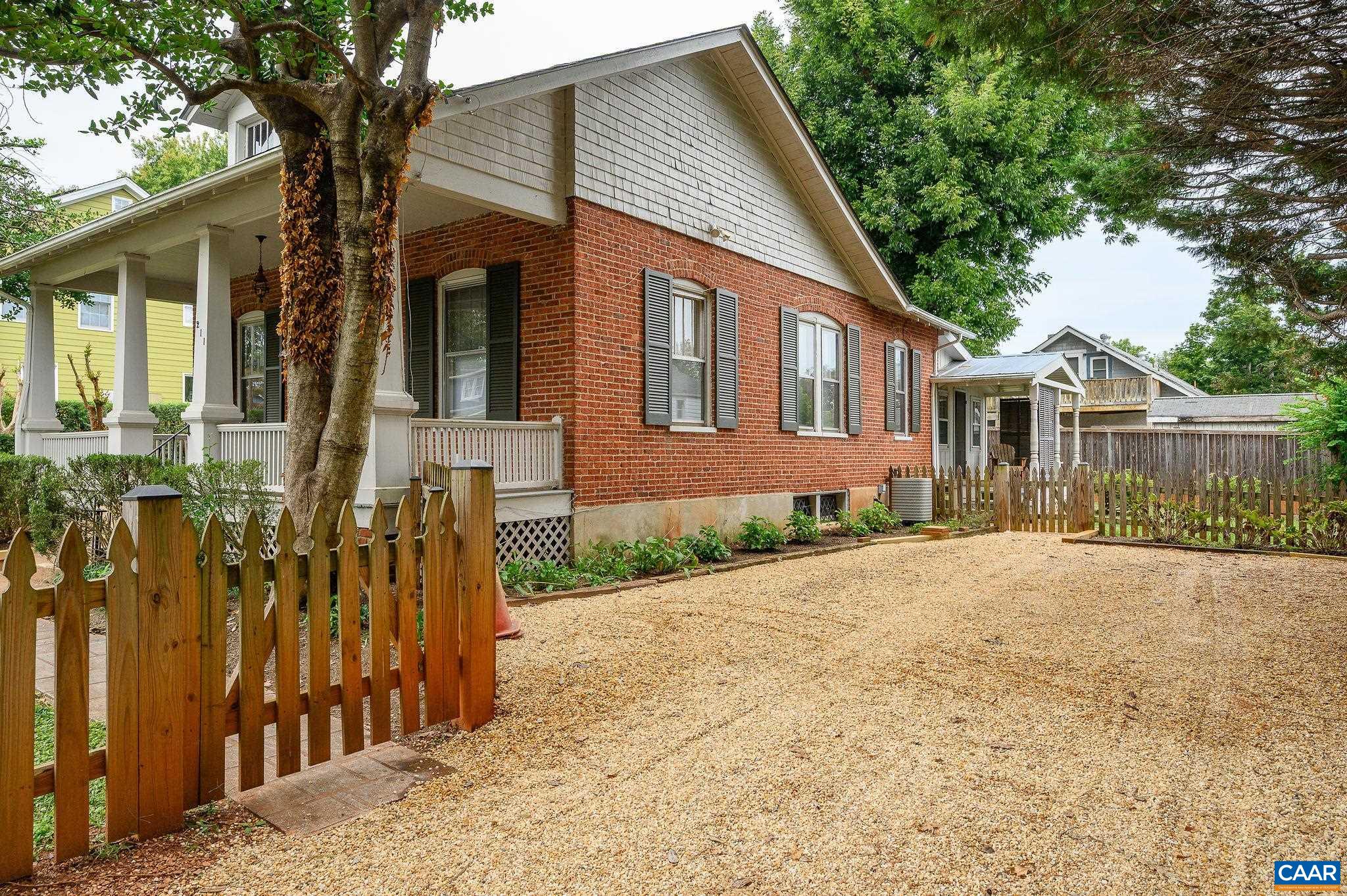 211 ROBERTSON AVE