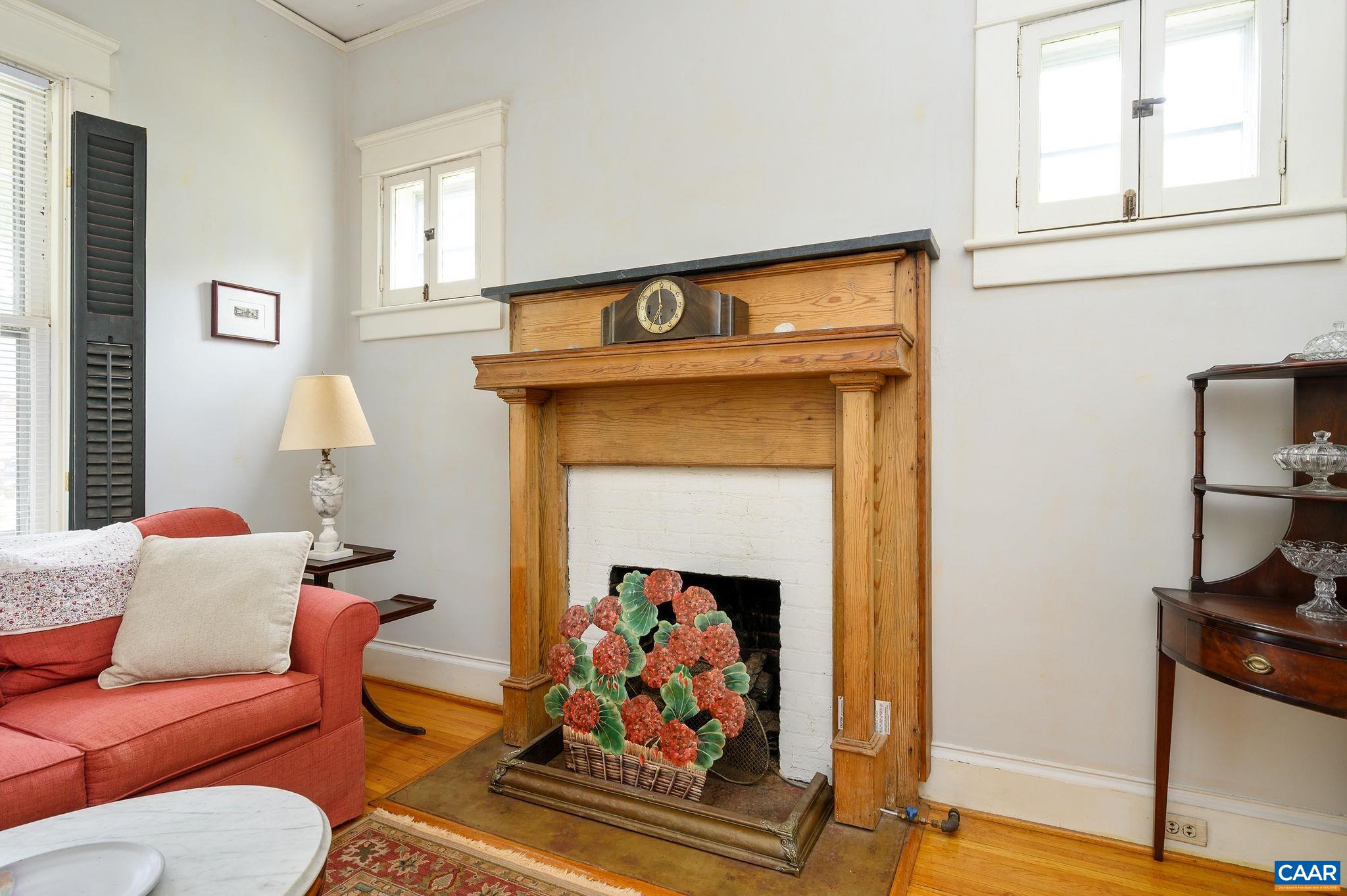 211 ROBERTSON AVE