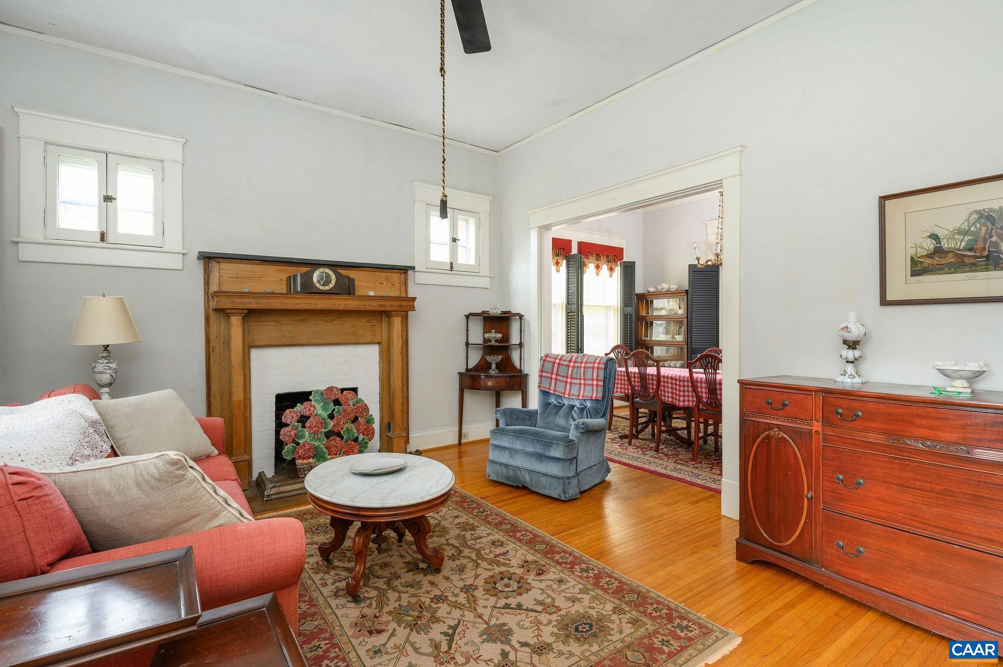 211 ROBERTSON AVE