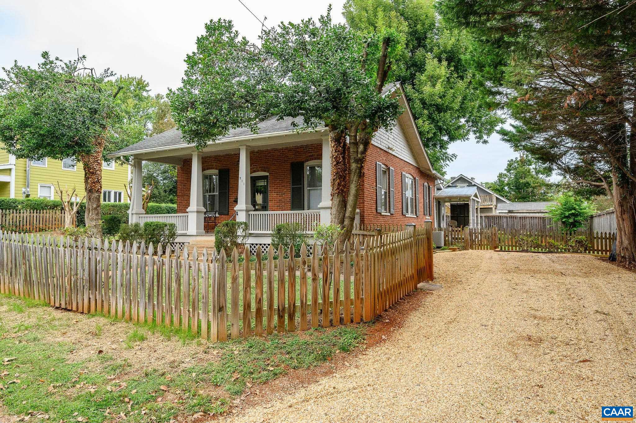 211 ROBERTSON AVE