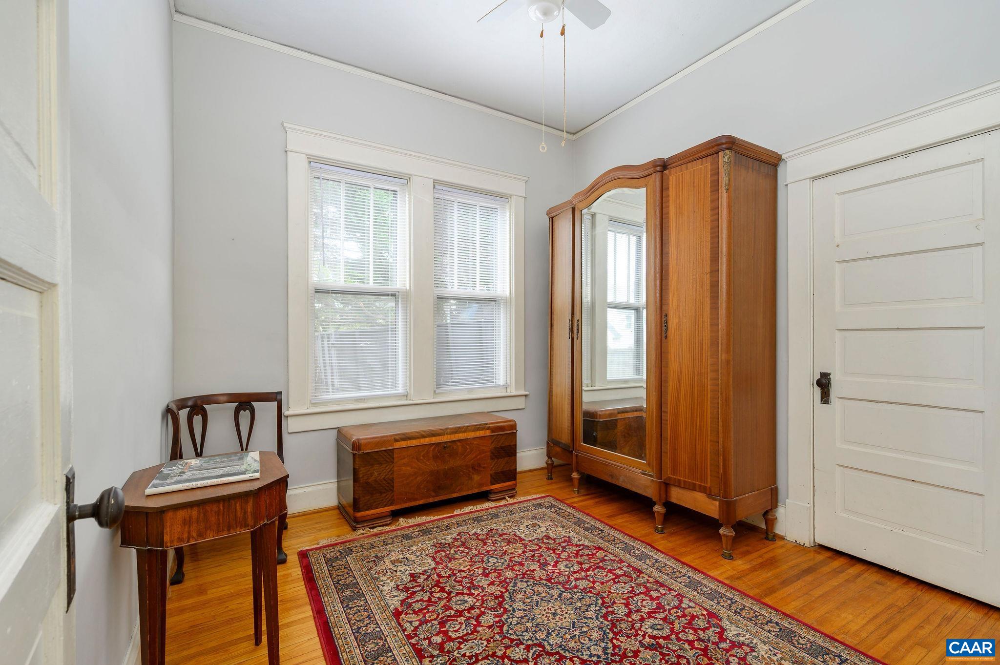 211 ROBERTSON AVE