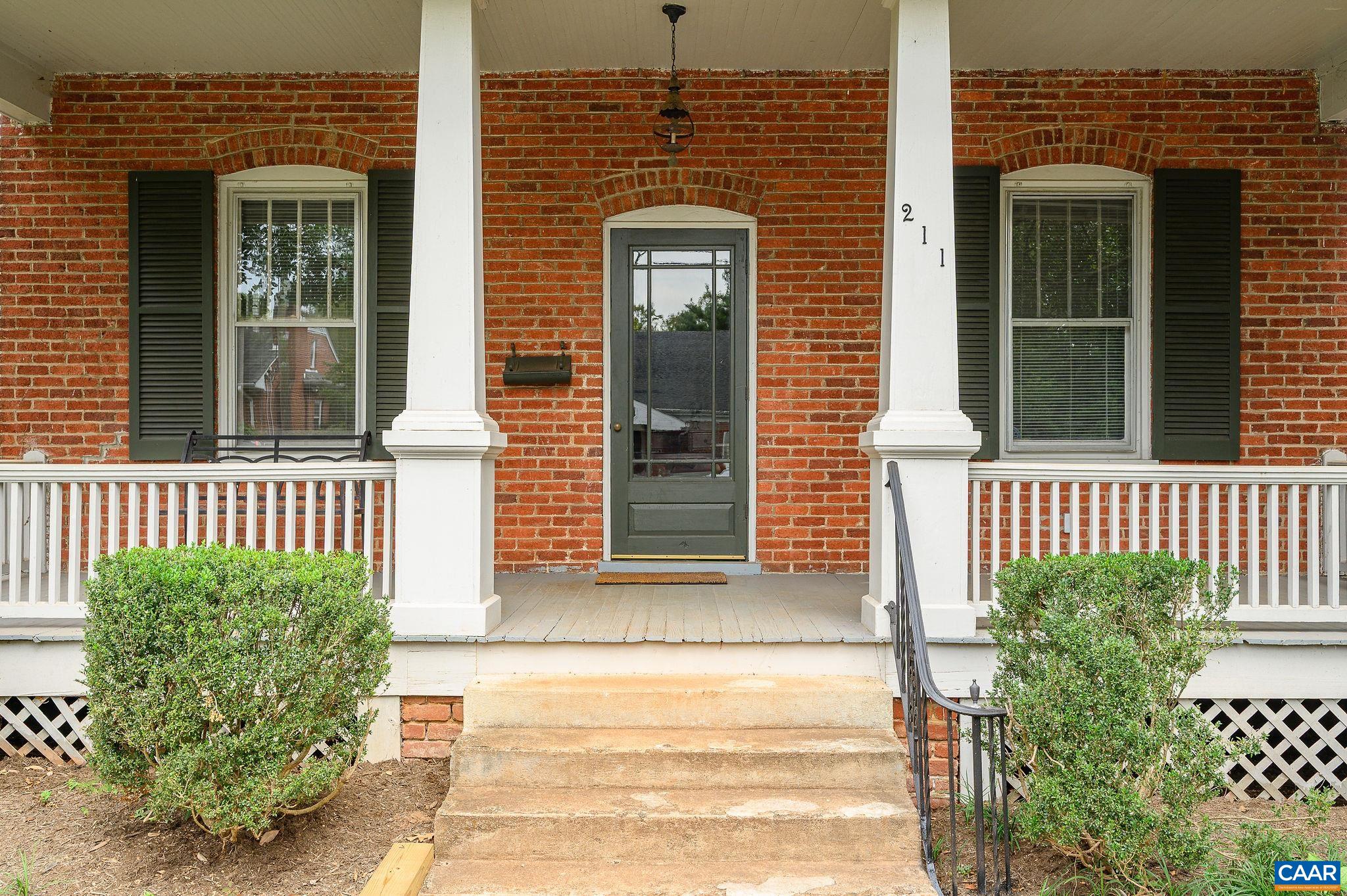 211 ROBERTSON AVE
