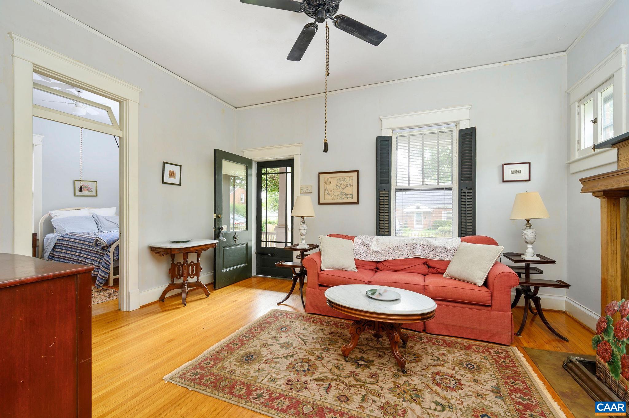211 ROBERTSON AVE