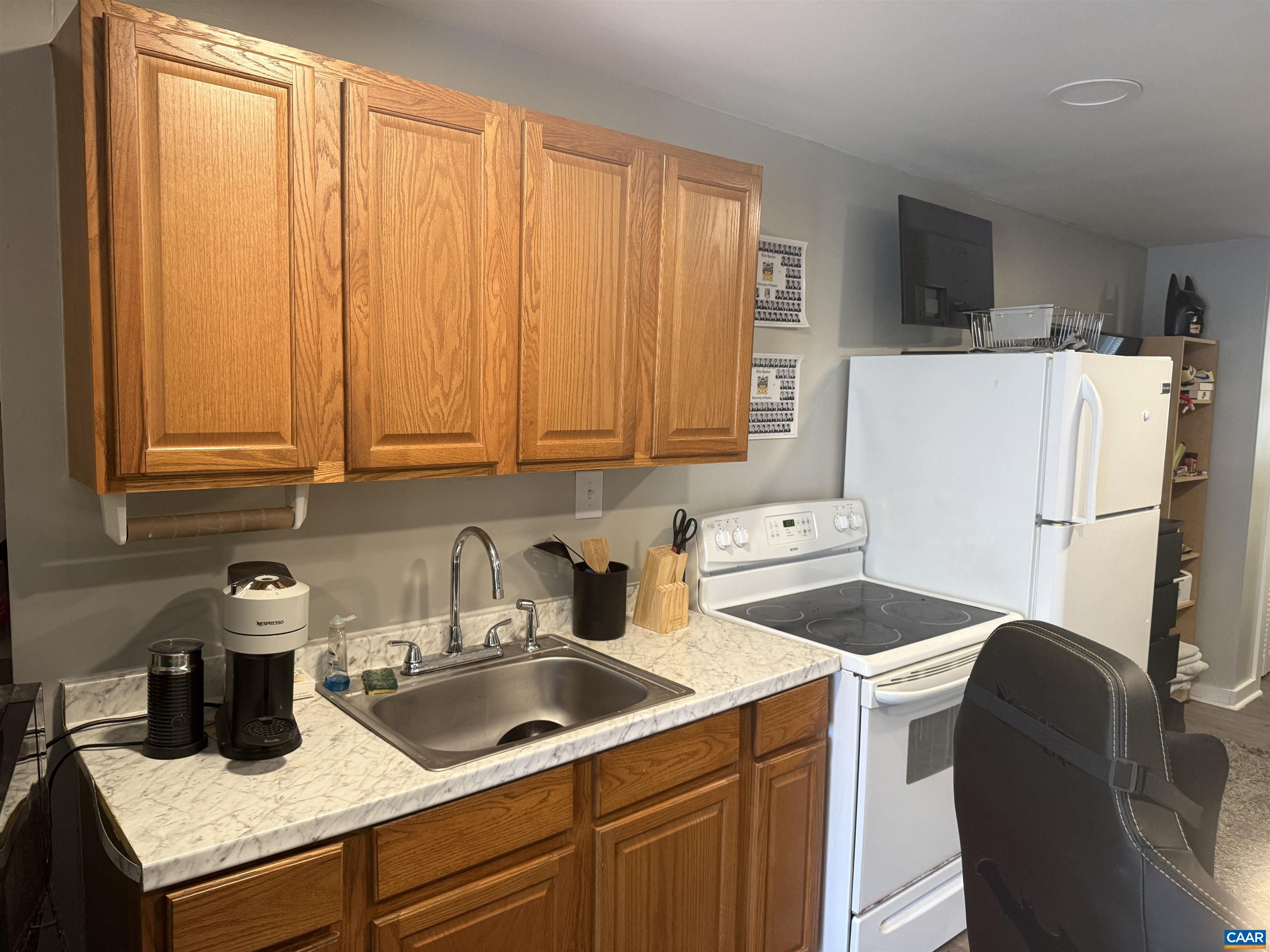 165 MADISON LN Unit: f
