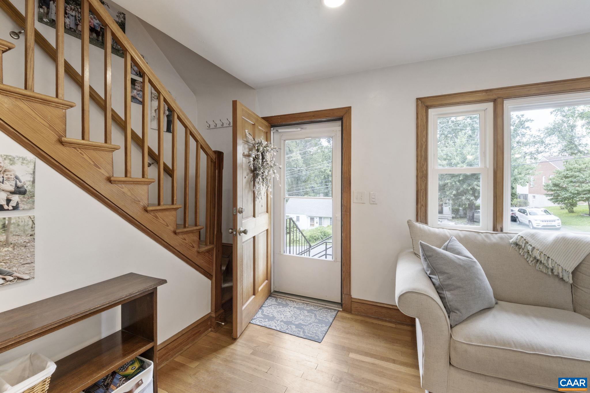 1104 FOREST HILLS AVE