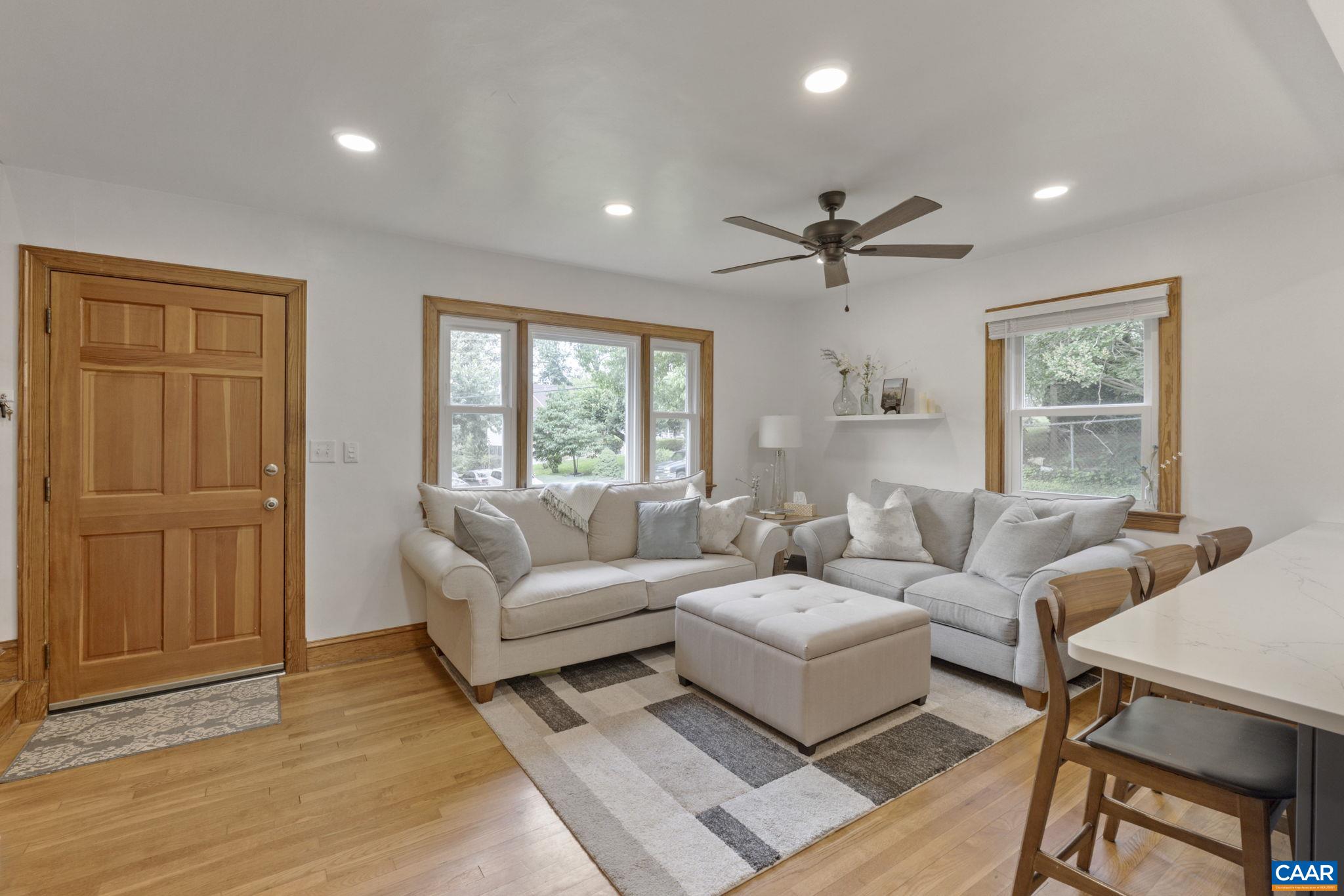 1104 FOREST HILLS AVE