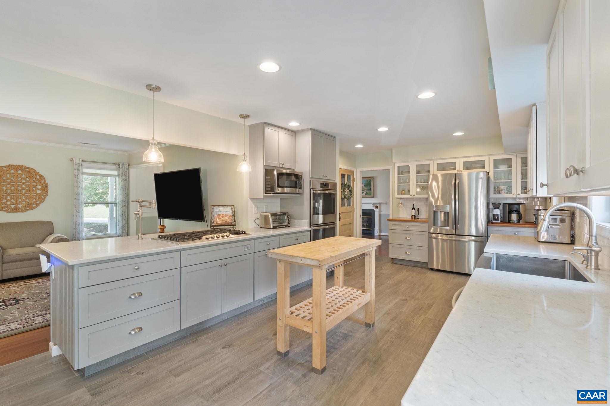 1131 RAINTREE DR