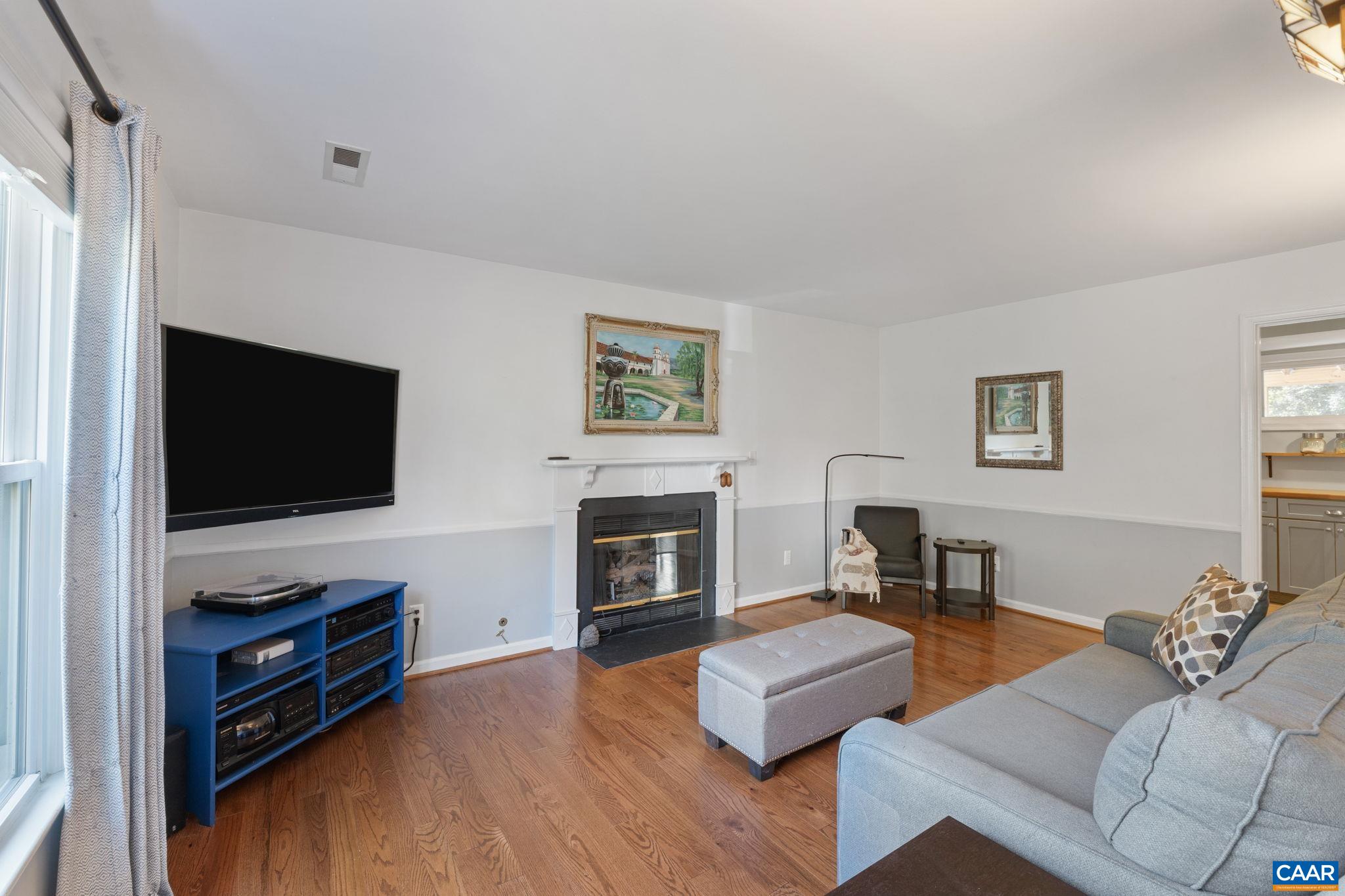 1131 RAINTREE DR