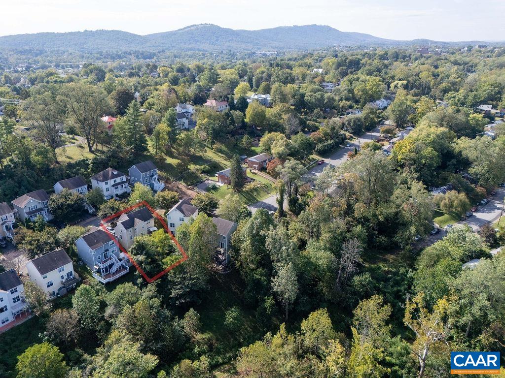 1105 SAINT CHARLES CT