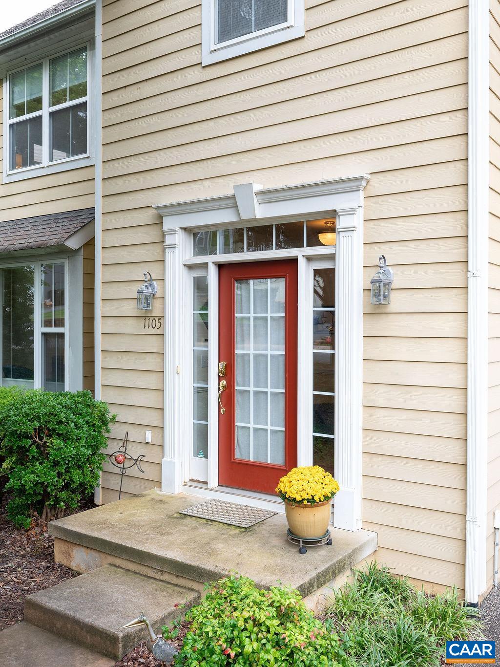 1105 SAINT CHARLES CT