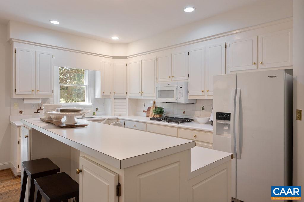 1526 BREMERTON LN