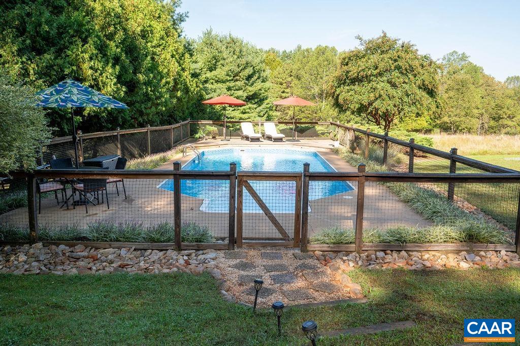 3172 WOODCREEK DR