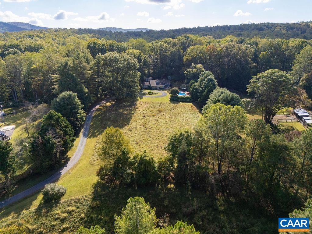 3172 WOODCREEK DR