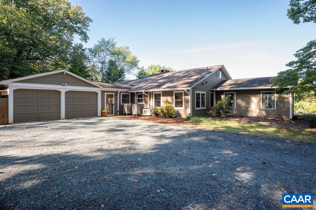 3172 WOODCREEK DR