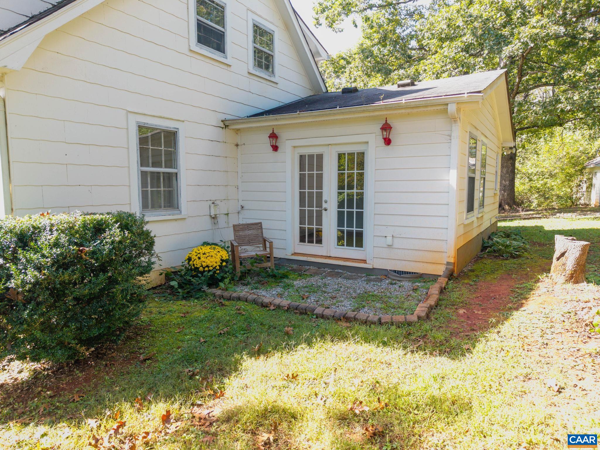 2514 TAYLORS GAP RD