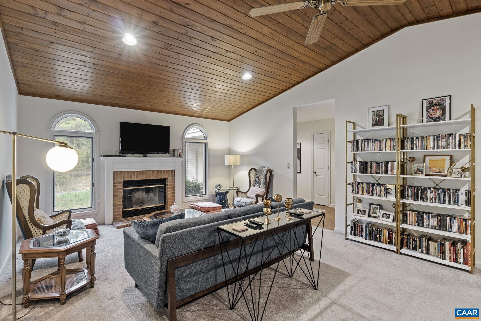 25 LOBLOLLY RD