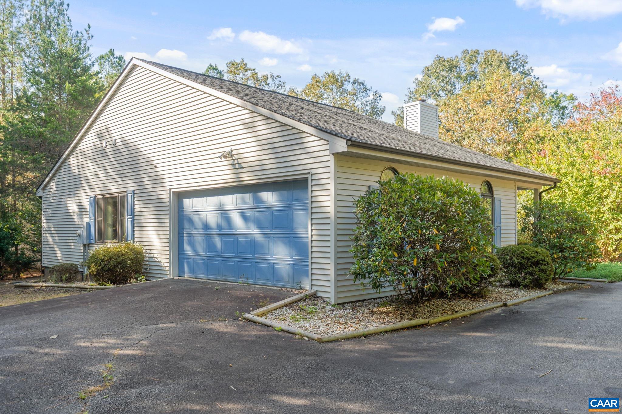 25 LOBLOLLY RD
