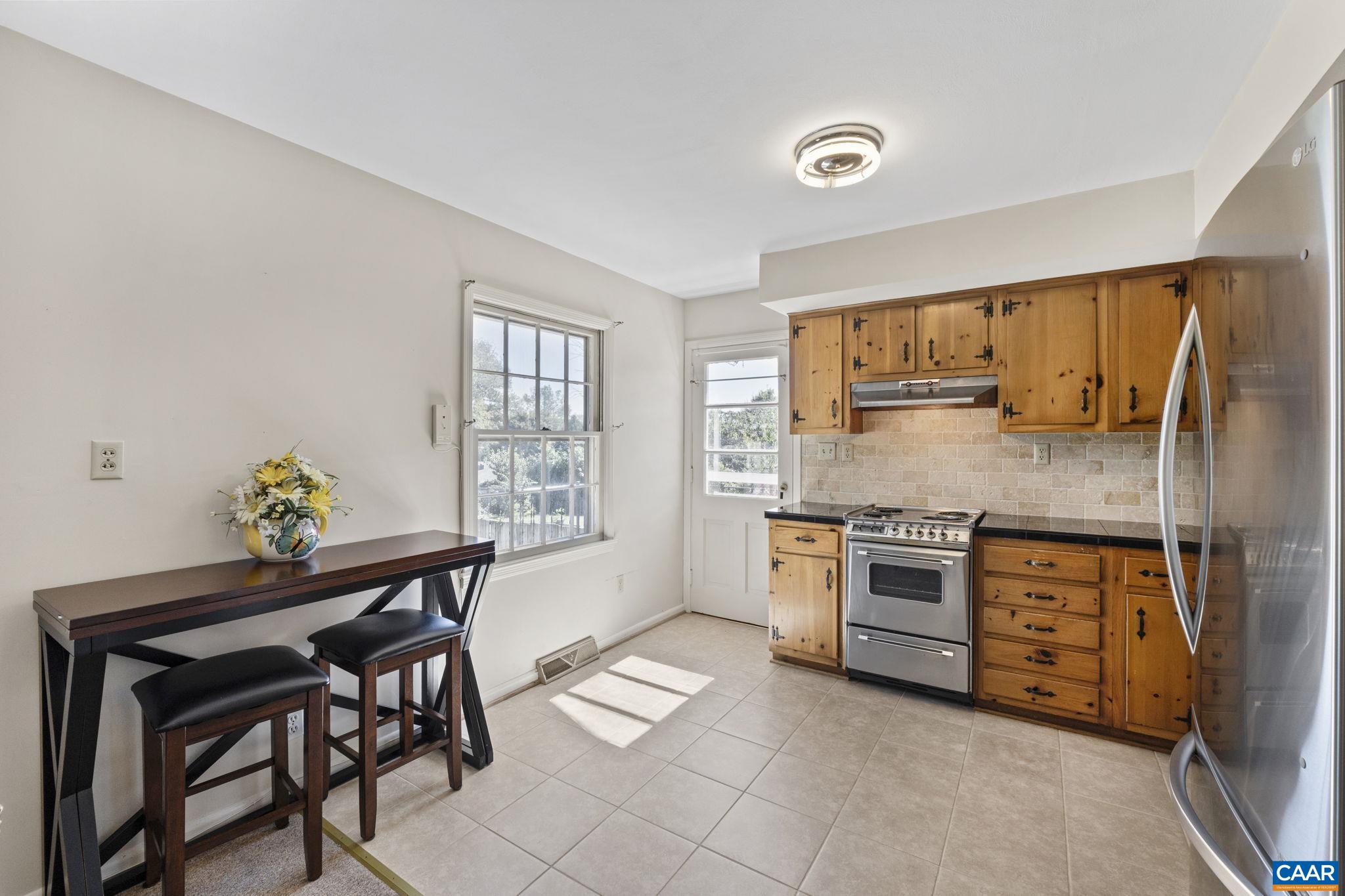 2208 DOMINION DR