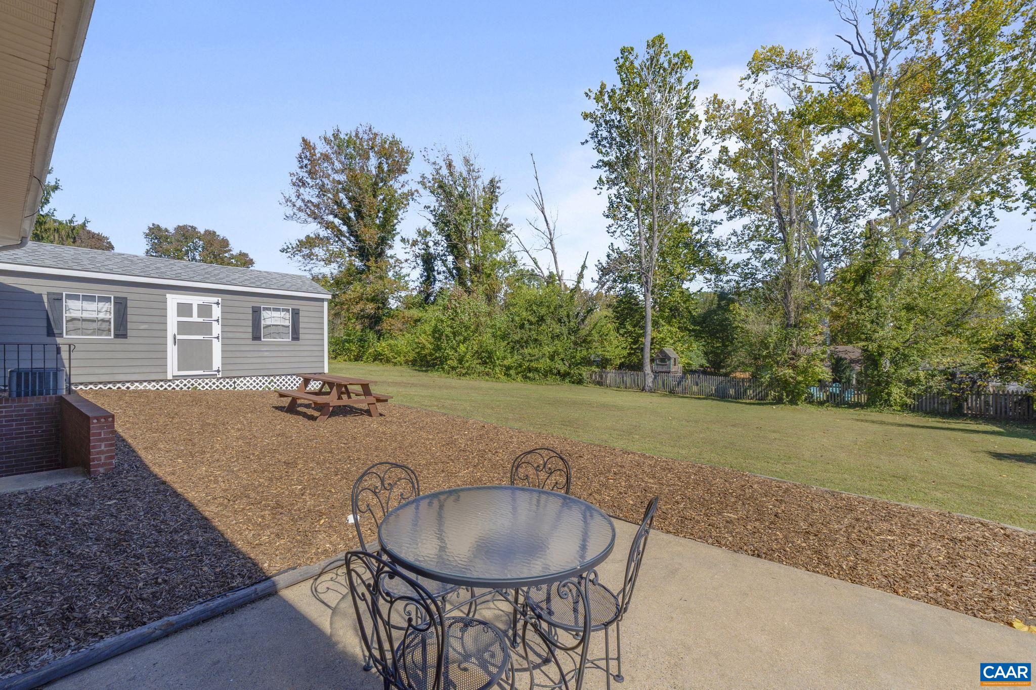 2208 DOMINION DR
