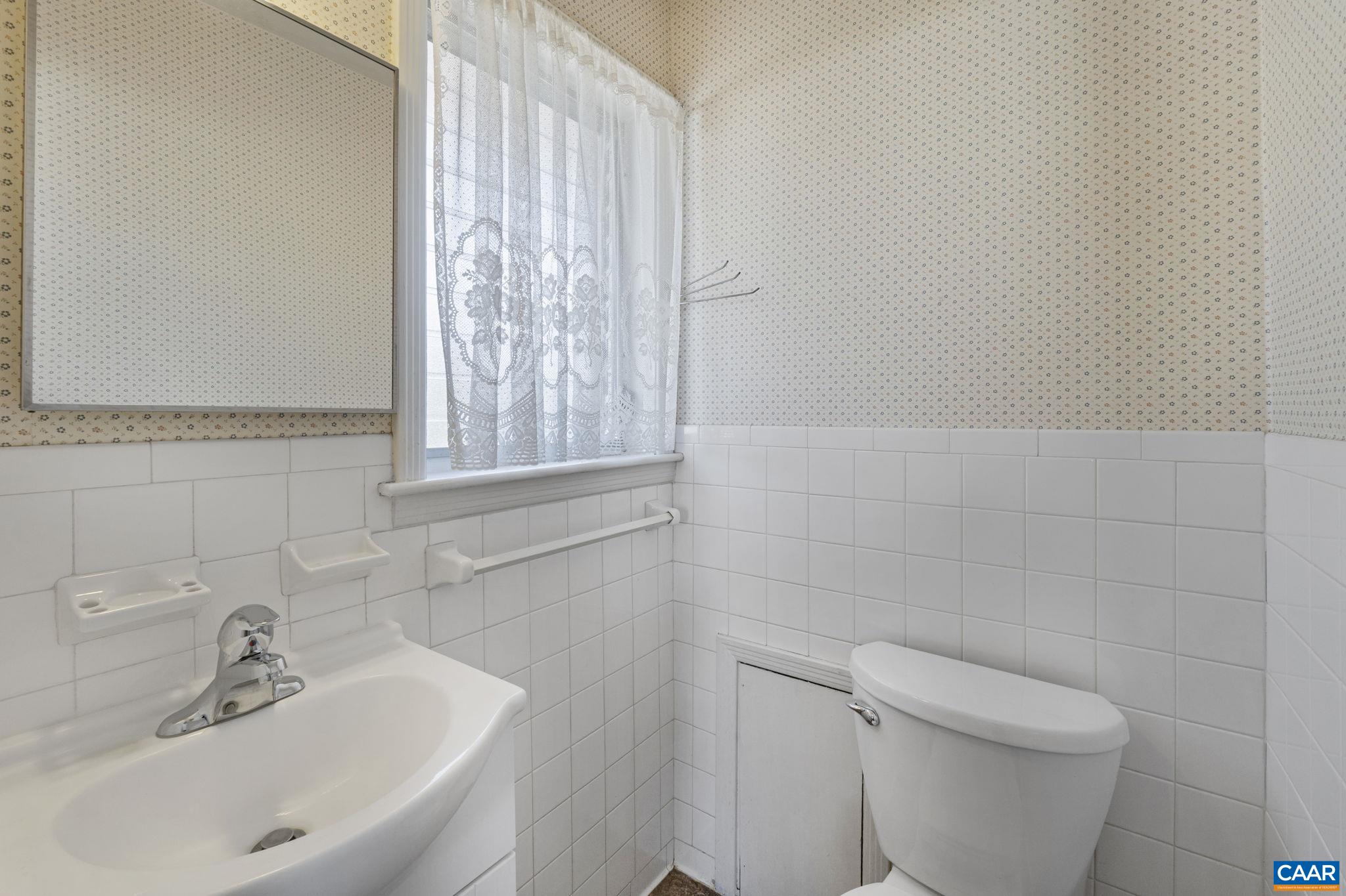 2208 DOMINION DR