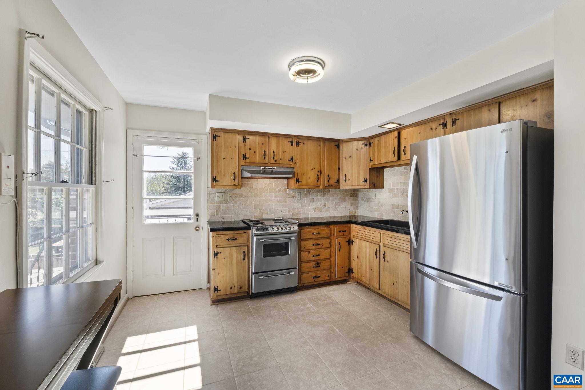 2208 DOMINION DR
