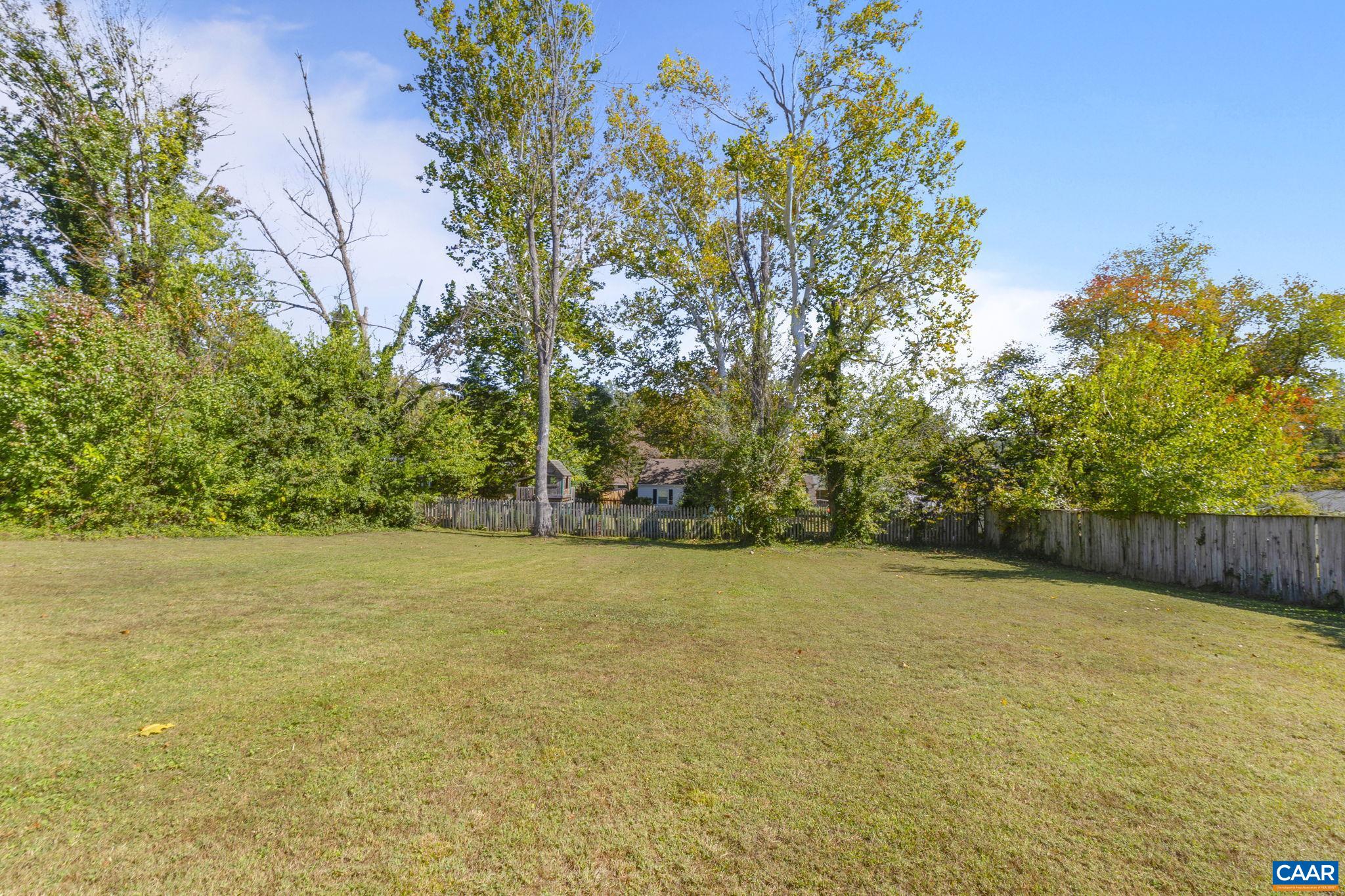2208 DOMINION DR