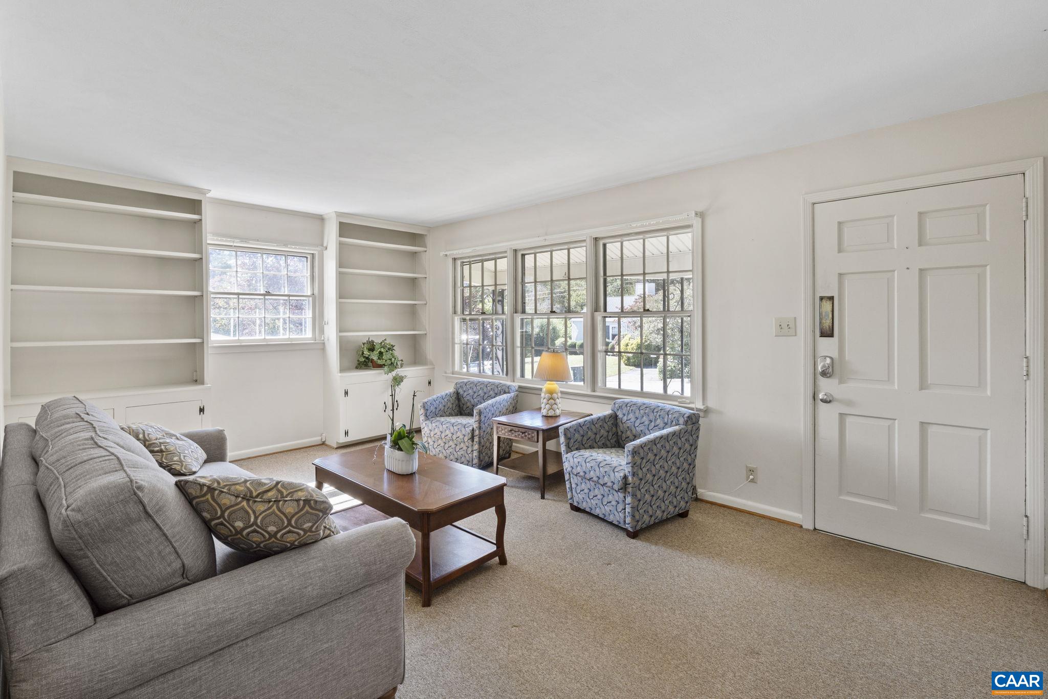 2208 DOMINION DR