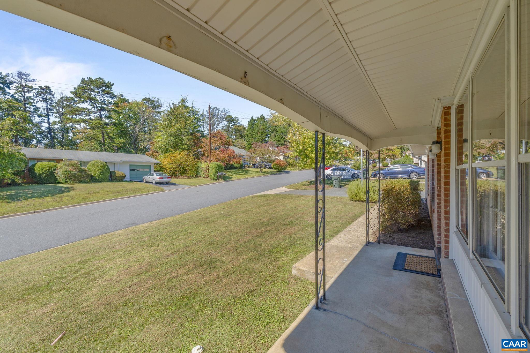2208 DOMINION DR