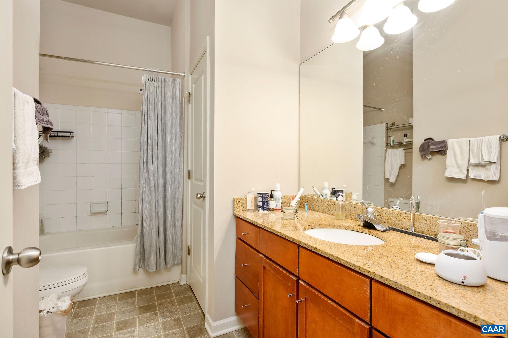 700 WALKER SQ Unit: 4A