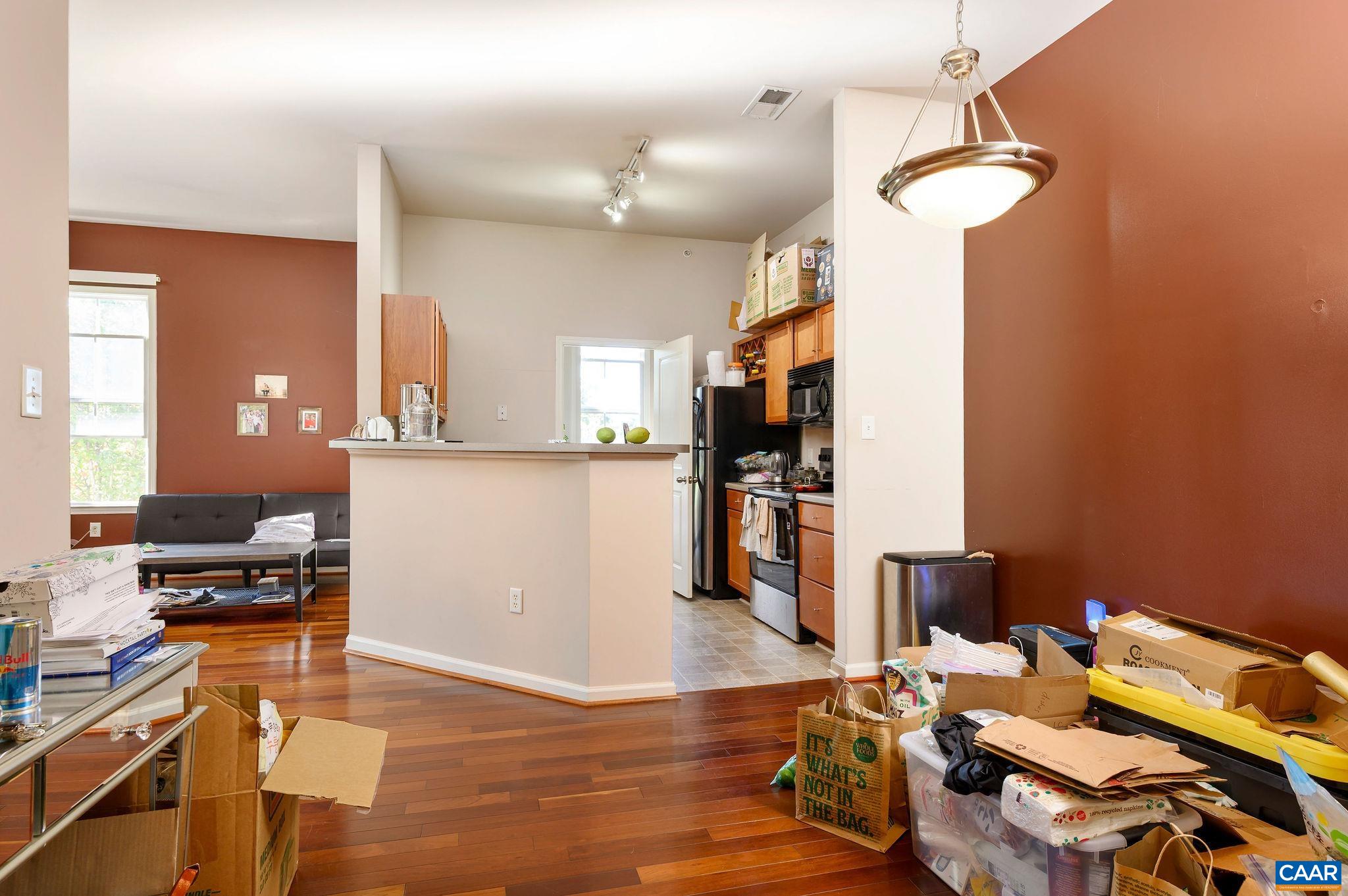 700 WALKER SQ Unit: 4A