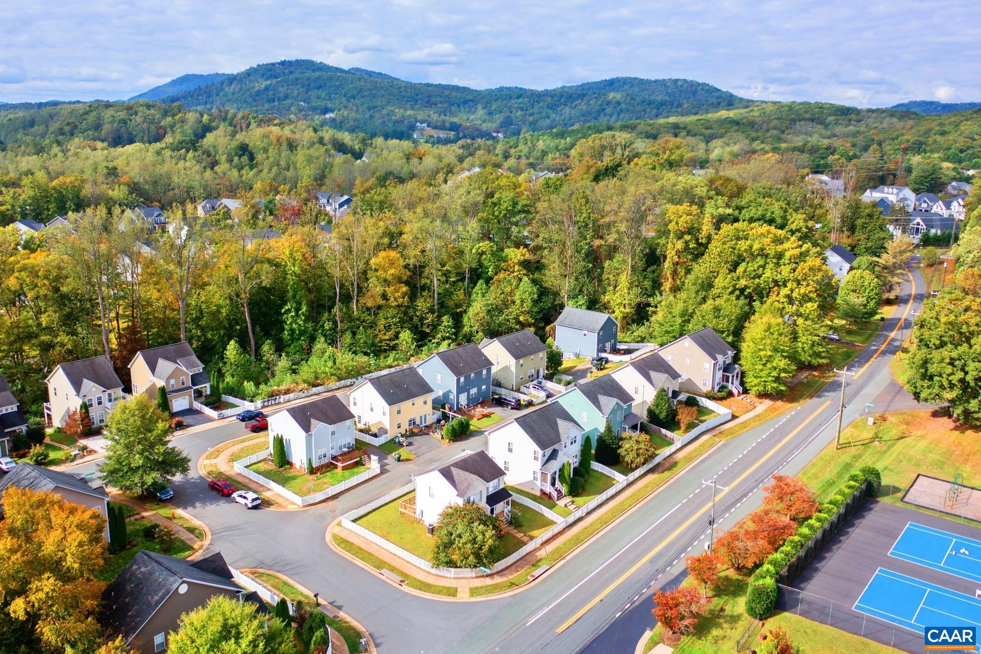 737 COUNTRY GREEN RD