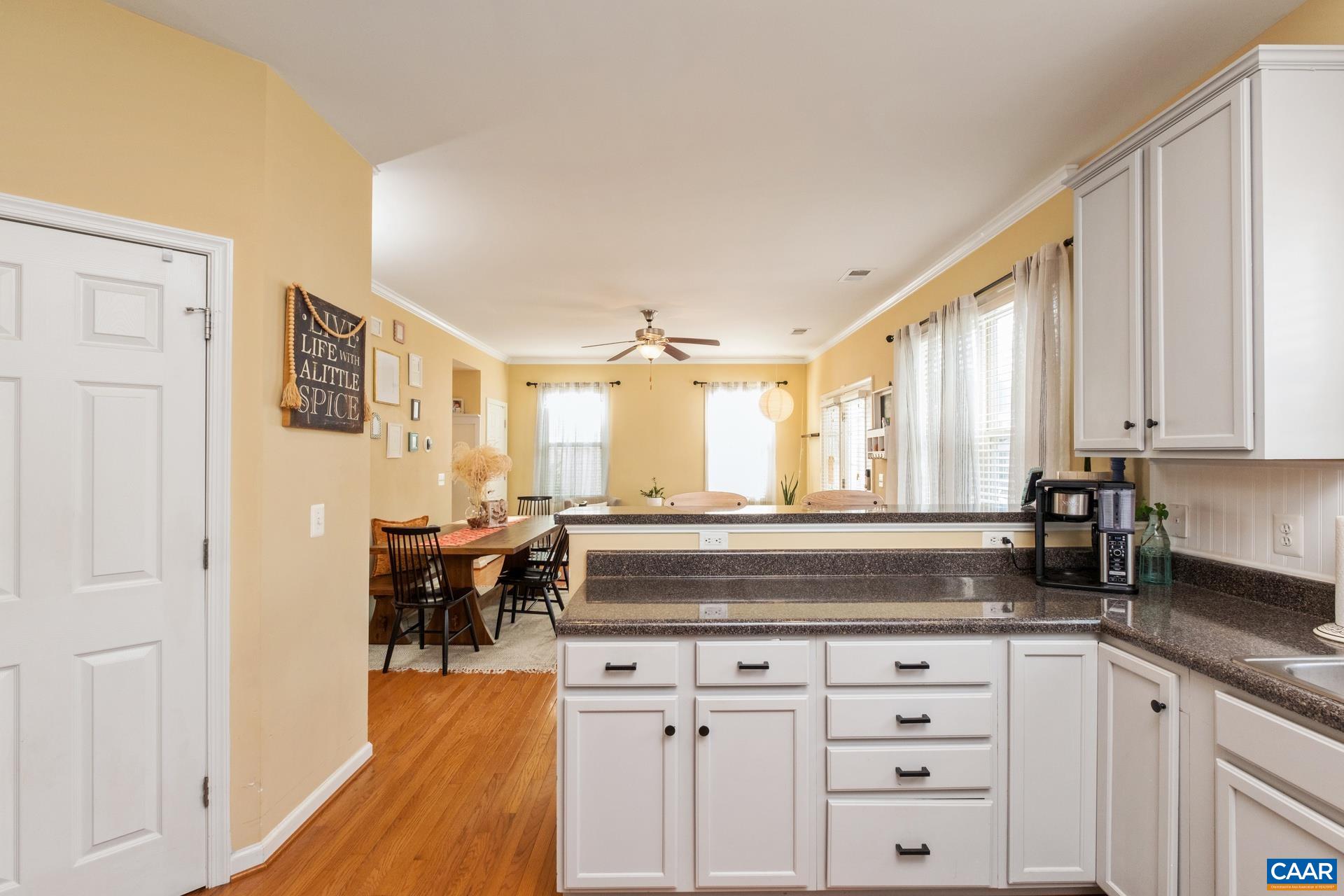 737 COUNTRY GREEN RD