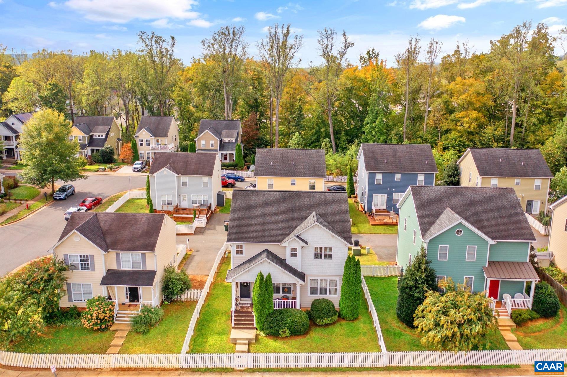 737 COUNTRY GREEN RD