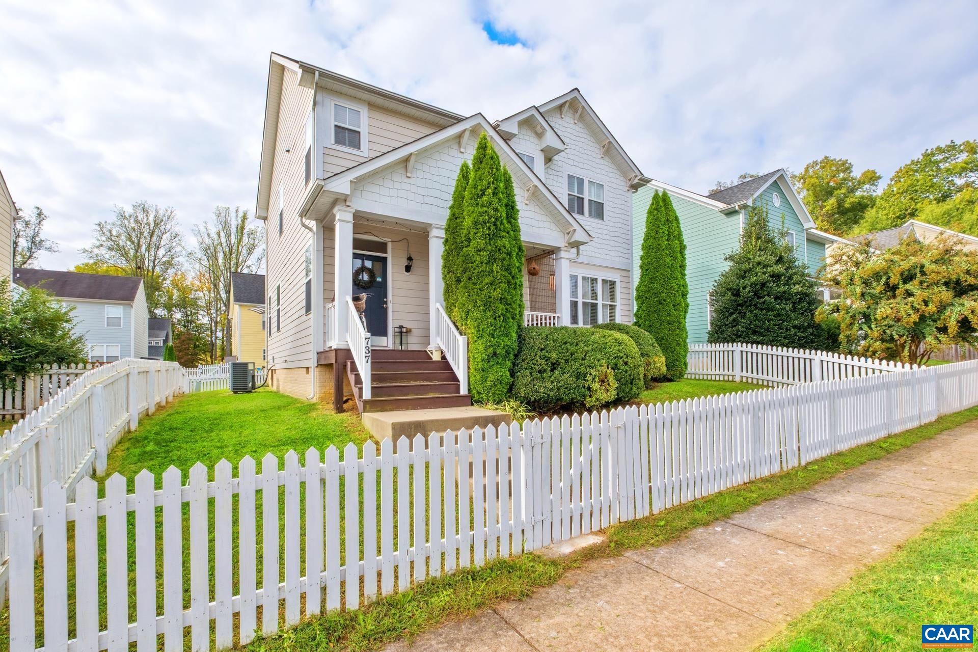 737 COUNTRY GREEN RD